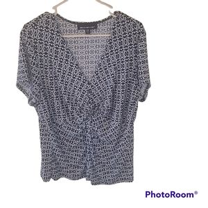 Briggs New York black & white short sleeve blouse.